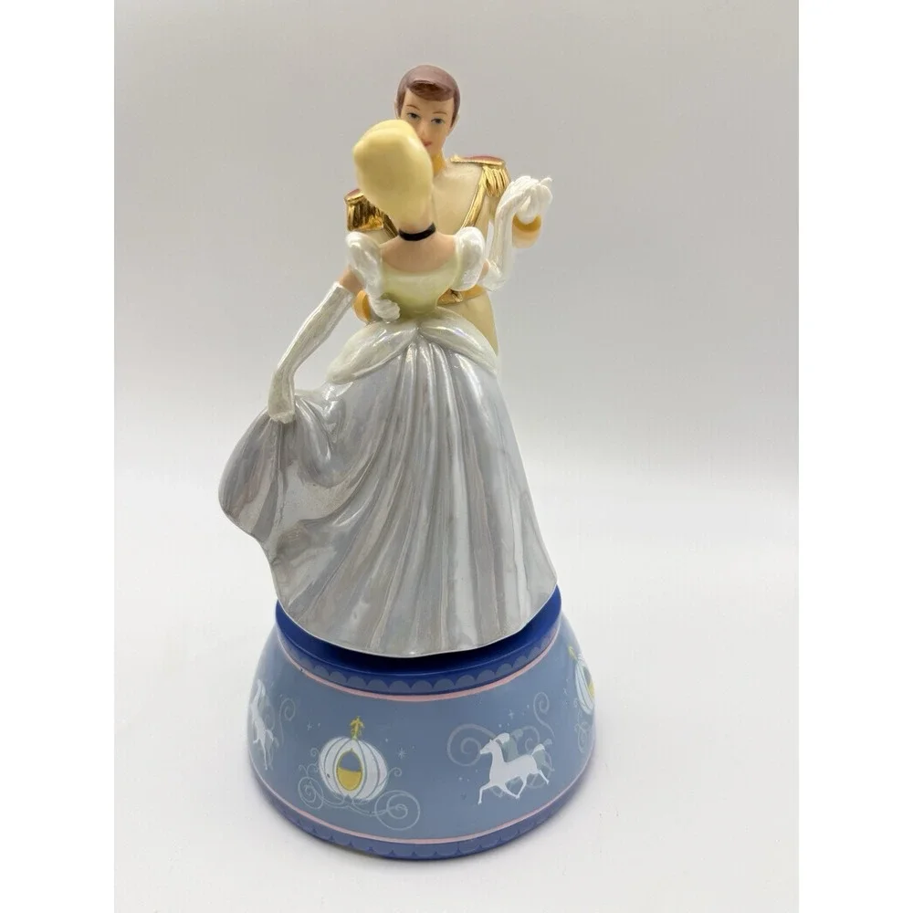RARE Vintage Disney Cinderella And Prince Rotating Music Box 7.75